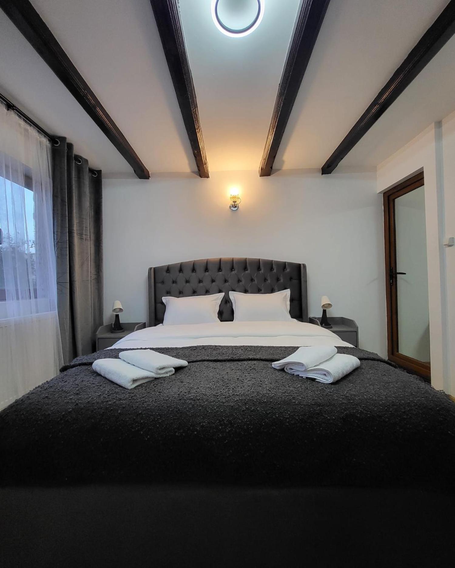 Adac Boutique Hotel Pantelimon Ngoại thất bức ảnh