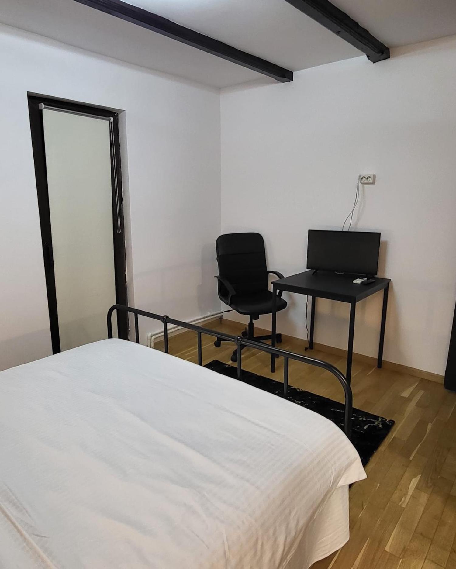 Adac Boutique Hotel Pantelimon Ngoại thất bức ảnh